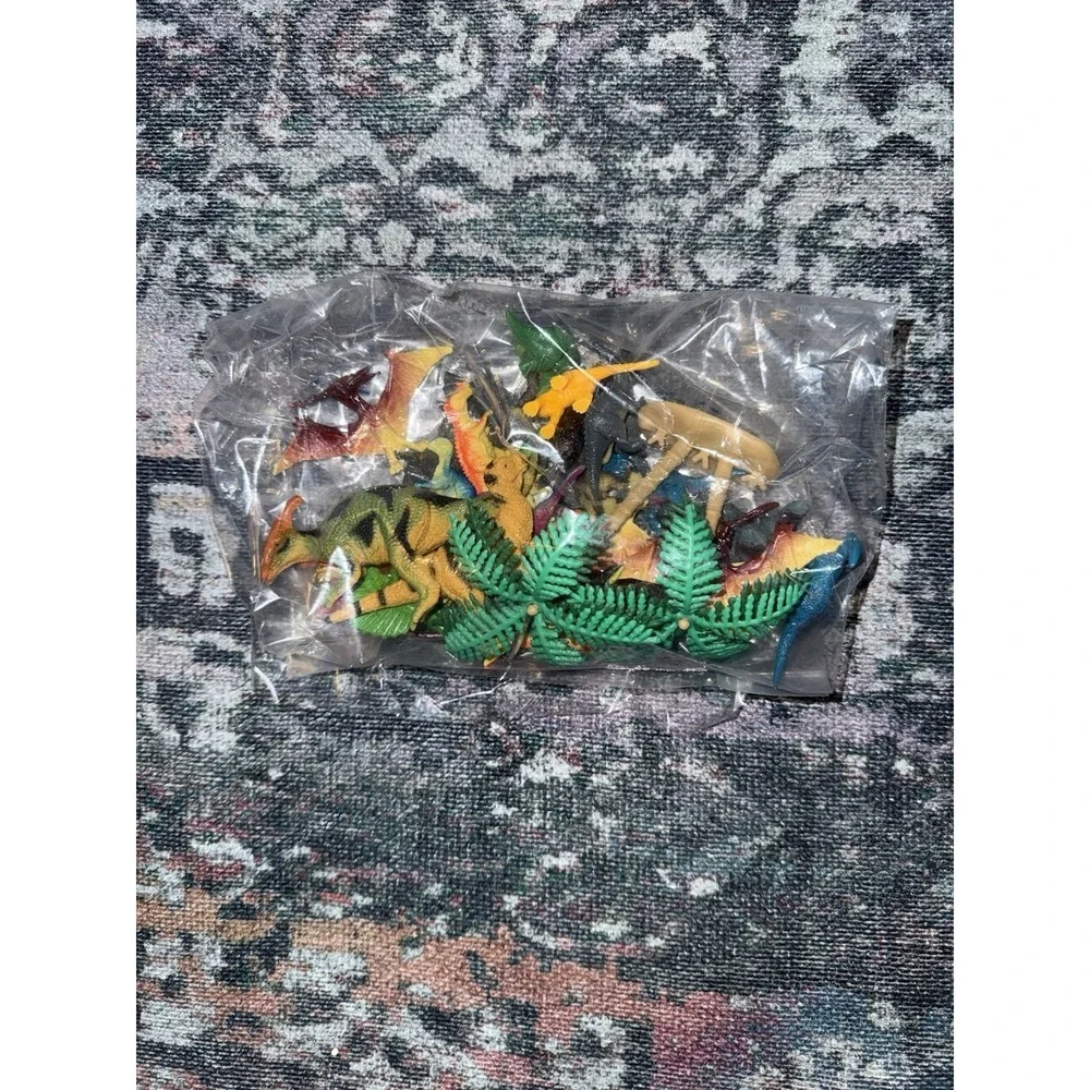 Bag of Assorted Dinosaurs -‎ Green, Orange, Yellow - Dino Fun - Figurines